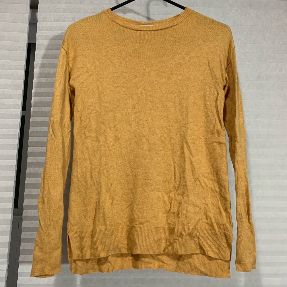 Mustard-yellow comfy soft sweater